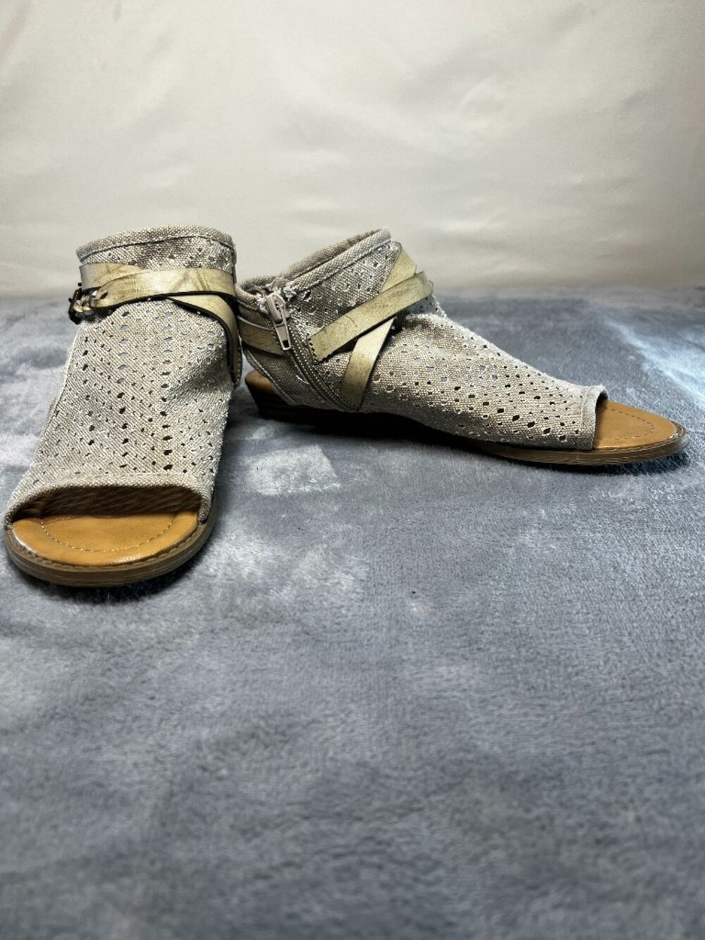 Blowfish Malibu woven flat sandals with distressed straps size 7
